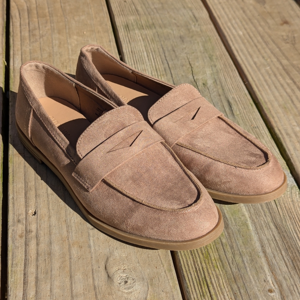 Old Navy Suede Tan Loafers